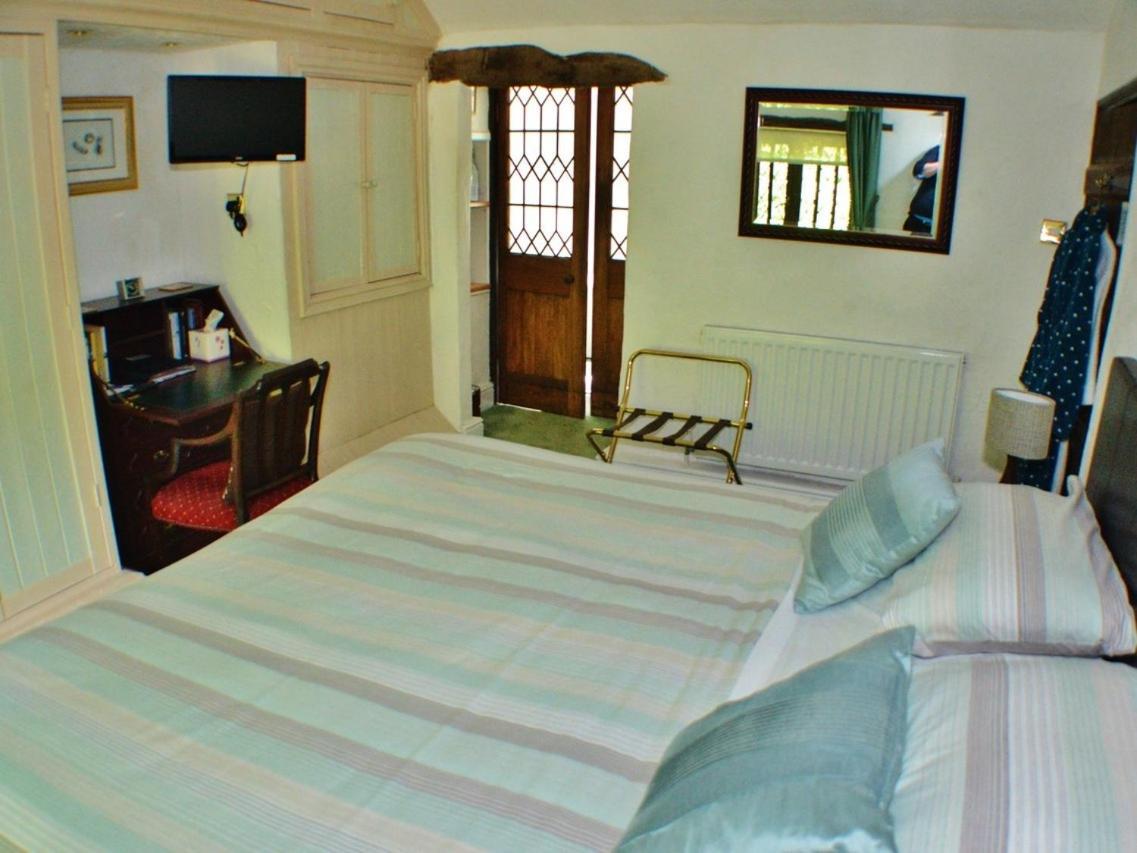Church Villa B & B Честърфилд Екстериор снимка